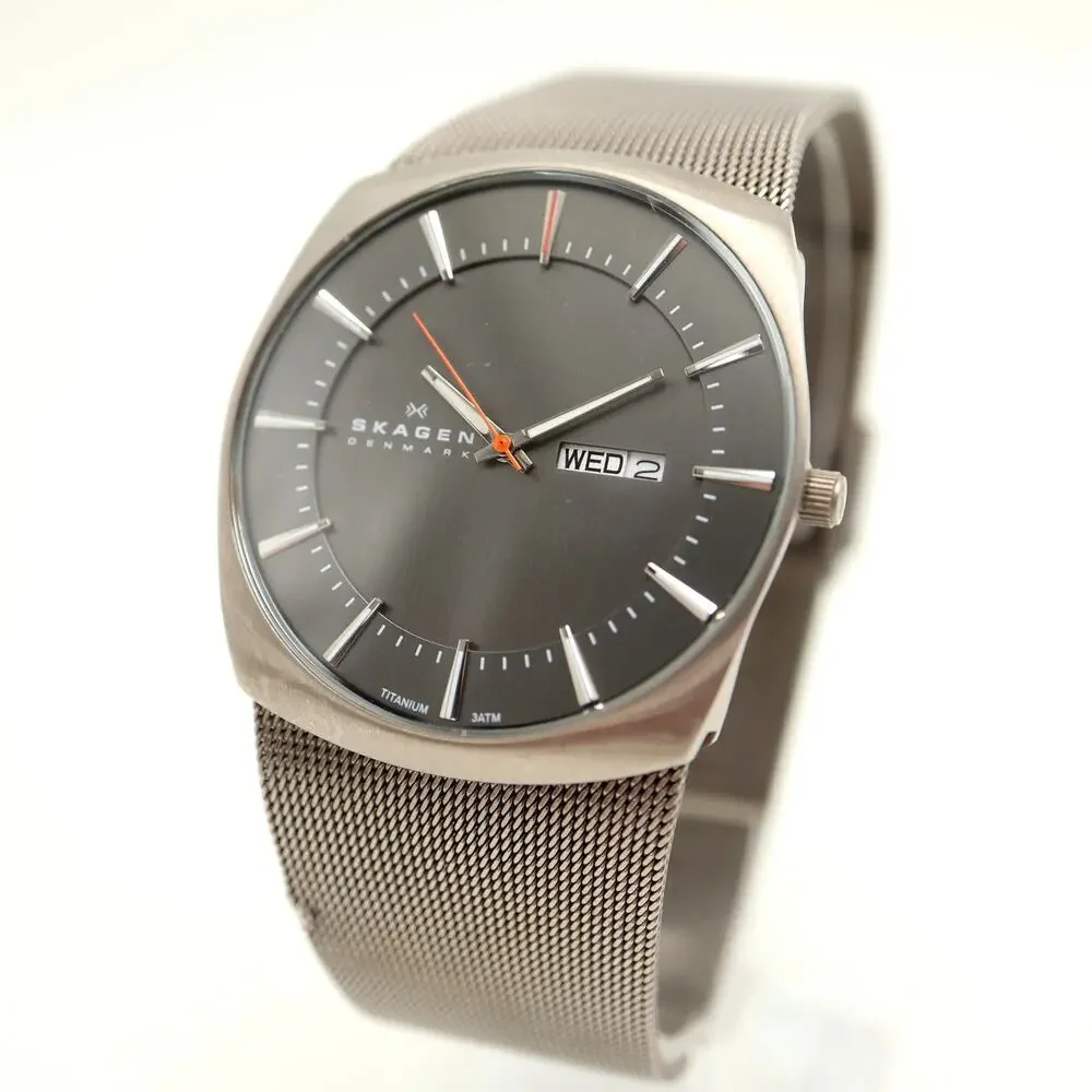 Skagen Denmark Mens 40mm Titanium Day Date Watch Mesh Bracelet w New Battery